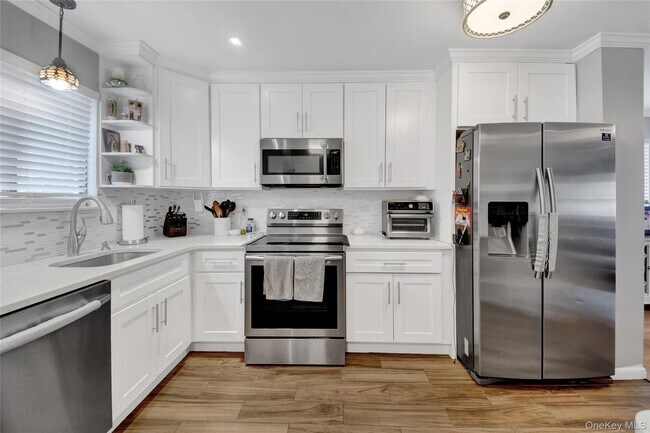Photo - 1901 Village Dr