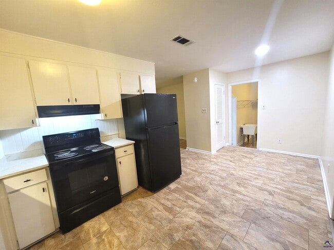 Photo - 421 Willow Ave