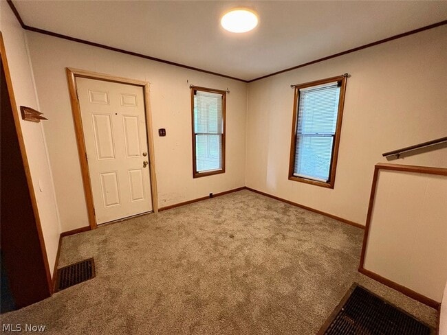 Photo - 391 E Voris St