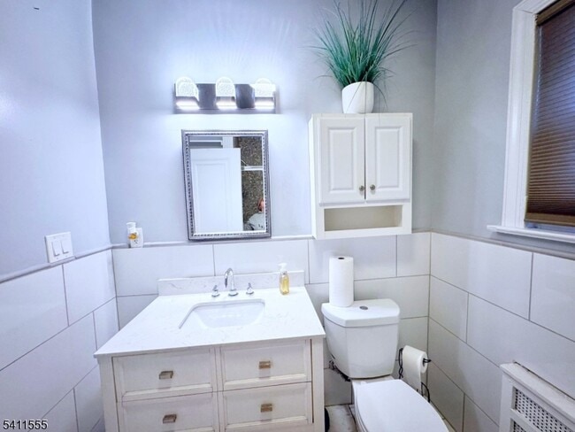 Photo - 401 E 39th St