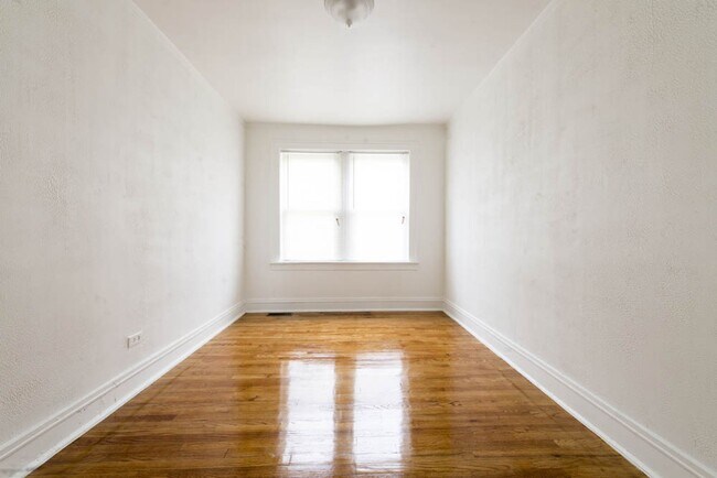 Photo - 7201 S Calumet Ave 345-59 E 72nd St Chicago, IL 60619