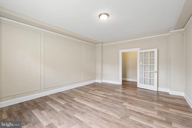 Building Photo - 2031 Locust St Unit 101