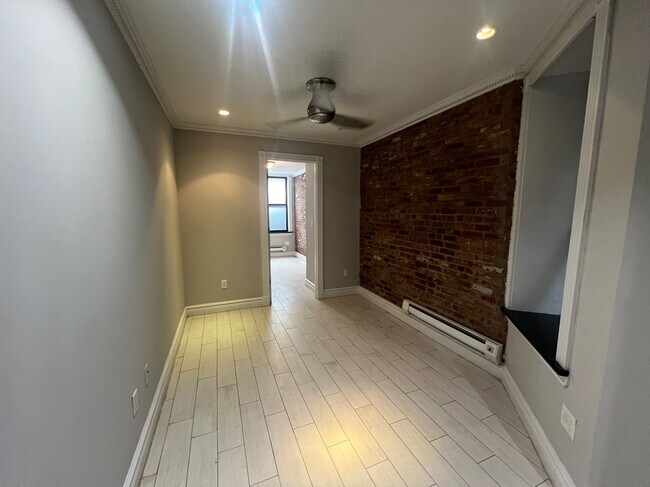 Building Photo - 219 E 28th St Unit B Rental