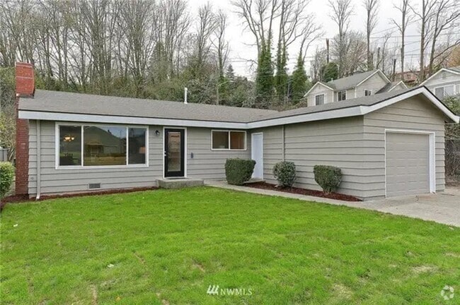 Building Photo - South Beacon Hill - Updated 3 Bedroom / 2 ... Rental