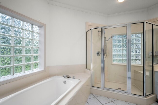 Photo - 14151 Buckingham Ln