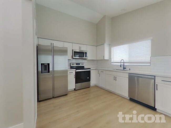 Photo - 1934 E Kent Ave