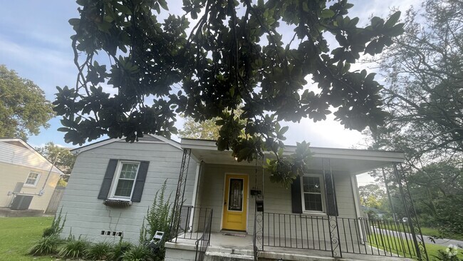 Building Photo - 401 E 66th St Rental