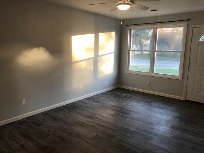 Photo - 305 N Butler St