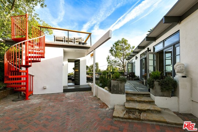 Photo - 7107 Pacific View Dr House