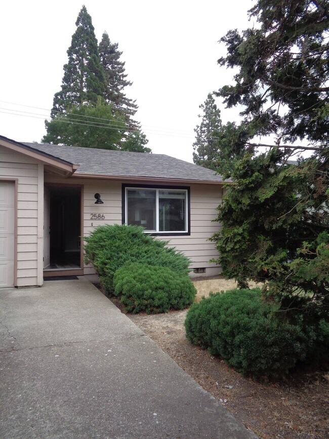 Photo - 2586 Wintergreen Ave NW