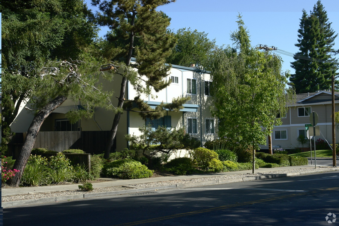 Photo - 510 Oak Grove Ave Apartments