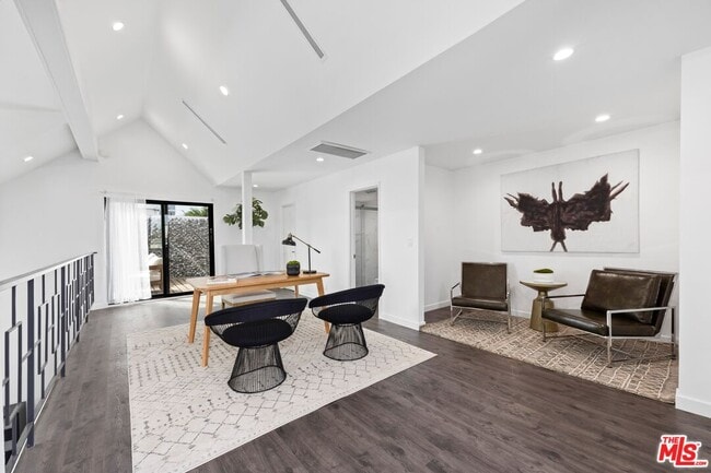 Photo - 8755 Shoreham Dr Unidad 400