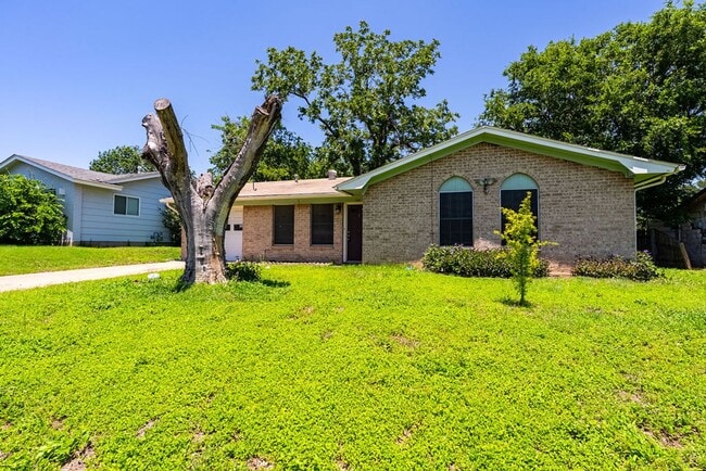 Photo - Beautiful 3 bedroom, 2 bathroom home in North Lamar!!!