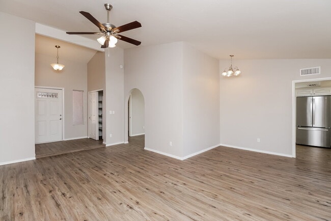 Photo - 840 S 21st St