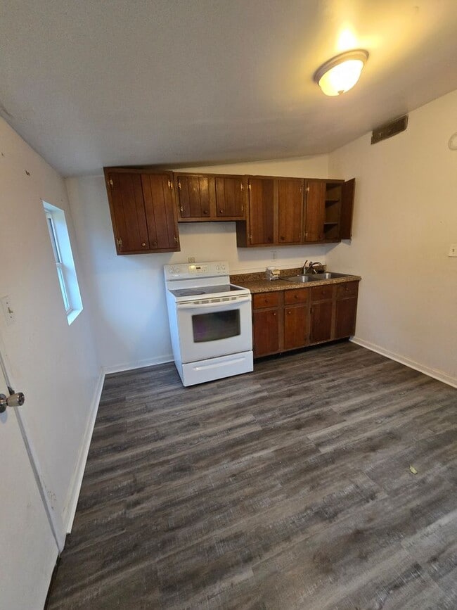 Photo - One Bedroom Muncie Duplex Near Walnut Street and West Jackson Street