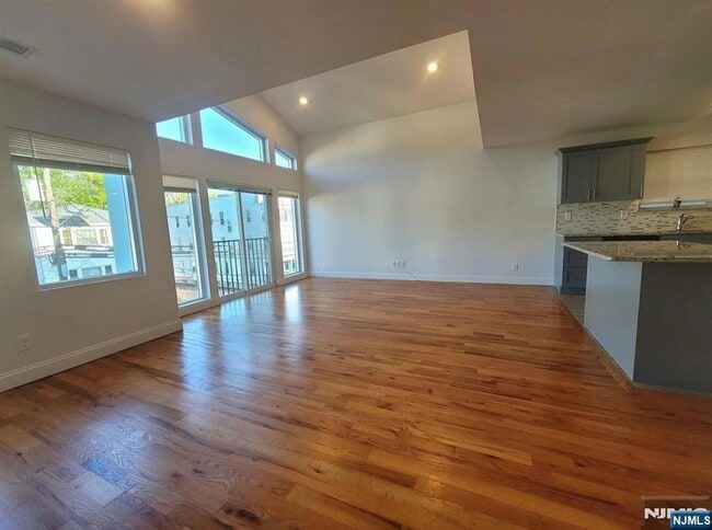 Photo - 129 Brookdale Ave Unidad 2