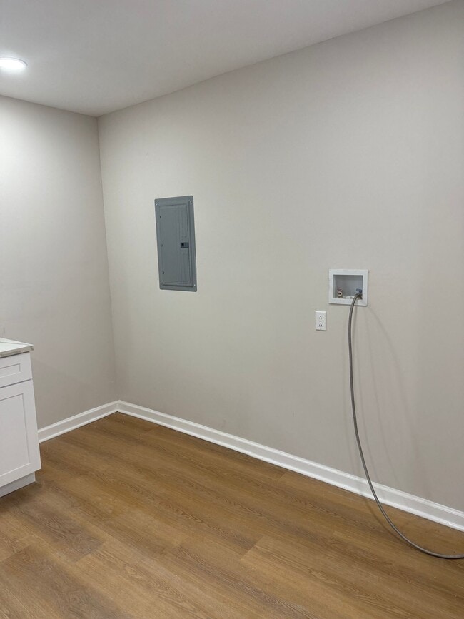 Photo - 4050 Maywood St