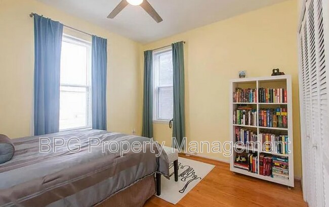 Photo - 1027 7th St NE
