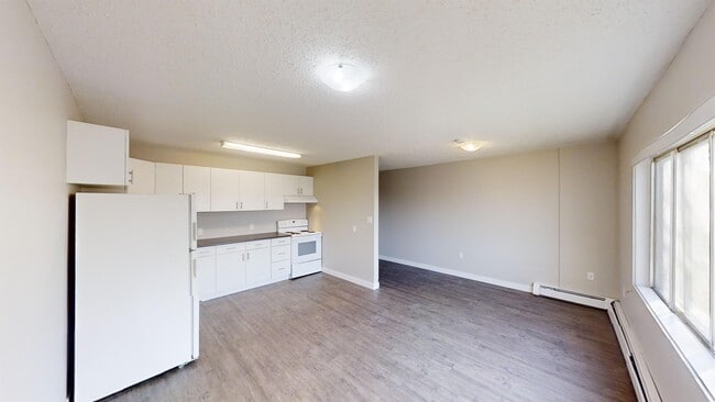 Photo - 9926-9105 105 Ave Unit 302
