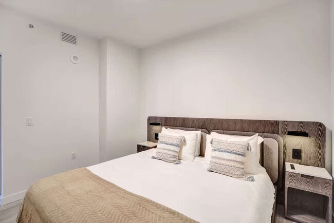 Photo - 580 72nd St Unit SI FL12-ID1559814P