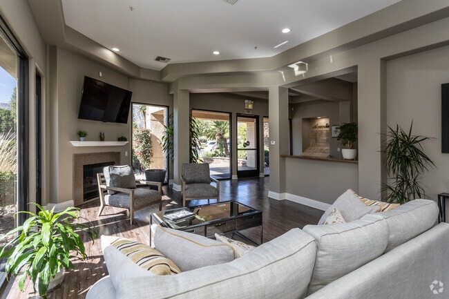 Leasing Lounge