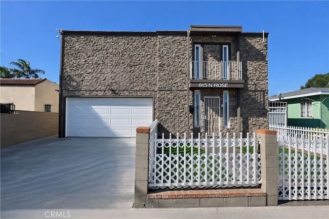 Building Photo - 815 N Rose Ave Unit 1