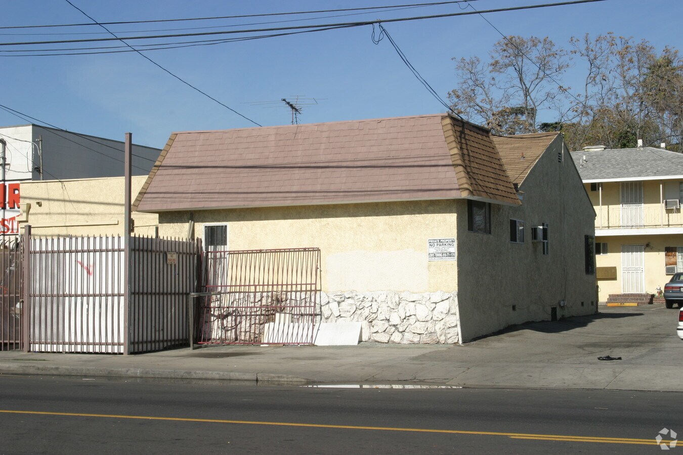 Photo - 11311 Burbank Blvd Apartments