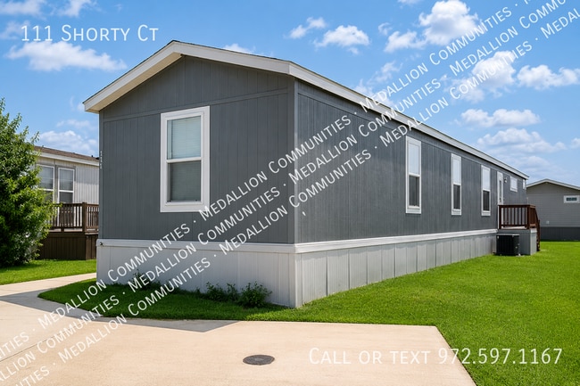 Photo - 111 Shorty Ct
