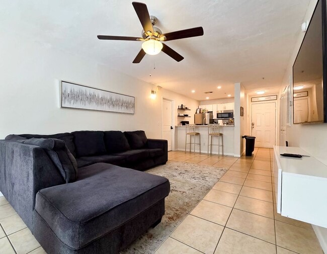 Photo - 3800 SW 20th Ave Unidad 206B