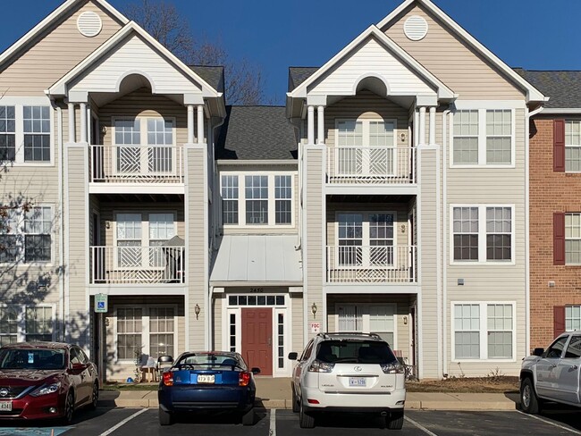 Photo - Light Filled 2bd 2bth Penthouse Condo In Piney Orchard!