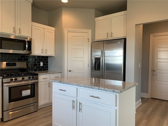 Photo - 5913 SW Gentle Winds Rd