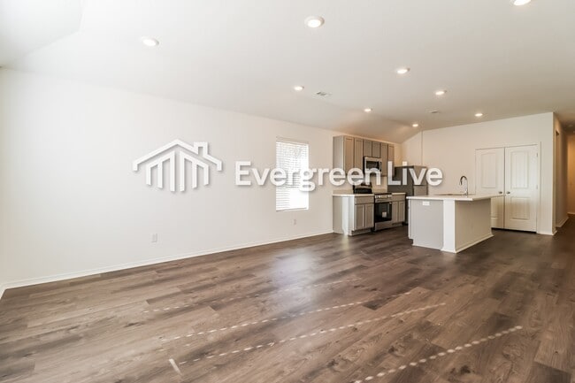 Photo - 185 Sarah Alyse Ln