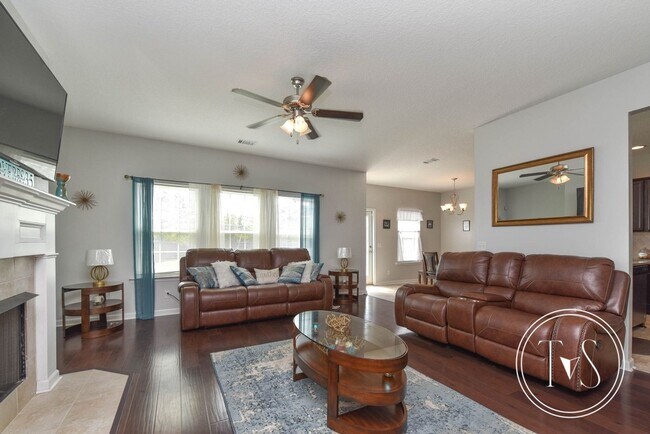 Photo - 1095 Marne Blvd