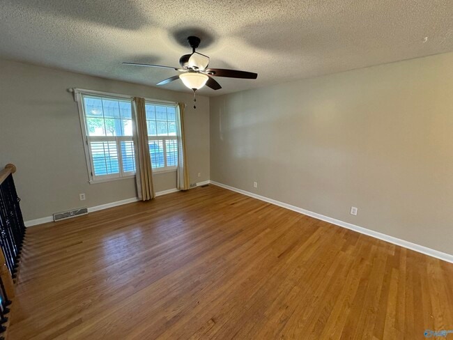 Photo - 516 Valley View Terrace SE