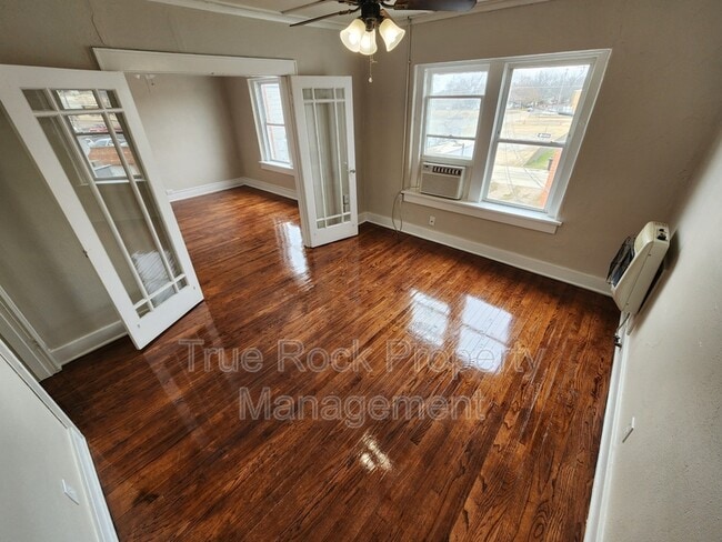 Photo - 804 E Main St