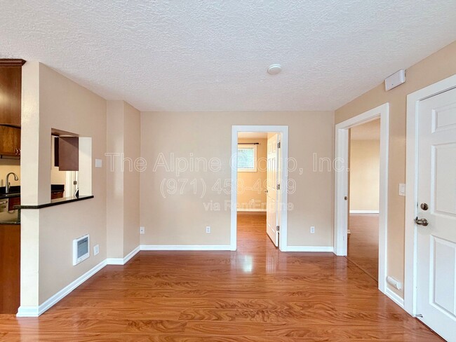 Photo - 3720 SE 14th Ave Unit B