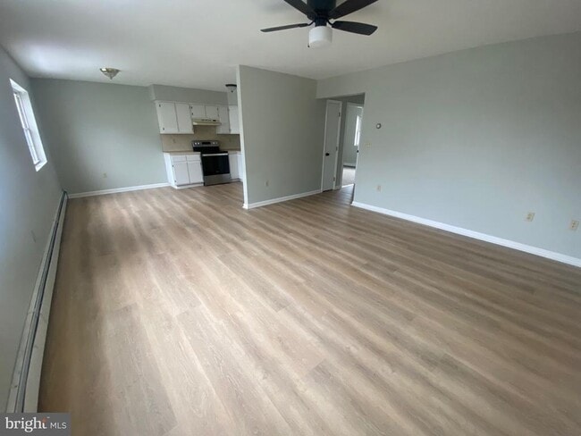 Building Photo - 130 Mortimer St Unit 1L