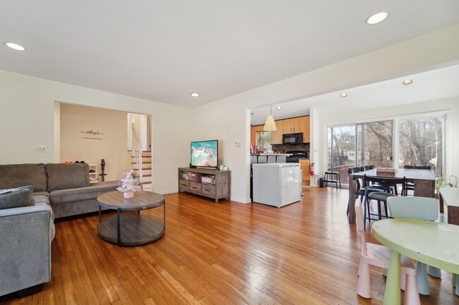 Photo - 324 Brook St Unit 324