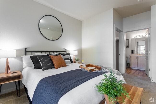2BR, 2BA - 1,079 SF