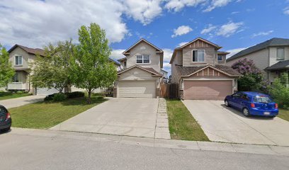 Building Photo - 104 Covecreek Close NE
