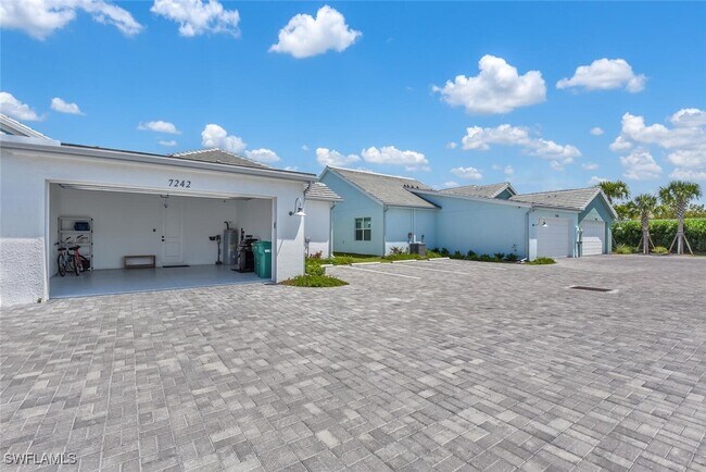 Photo - 7242 Saona CT