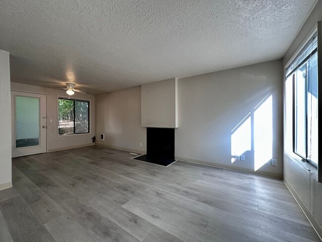Photo - 2 Bed 1 Bath Apartment in Lake Oswego! Unit 6955
