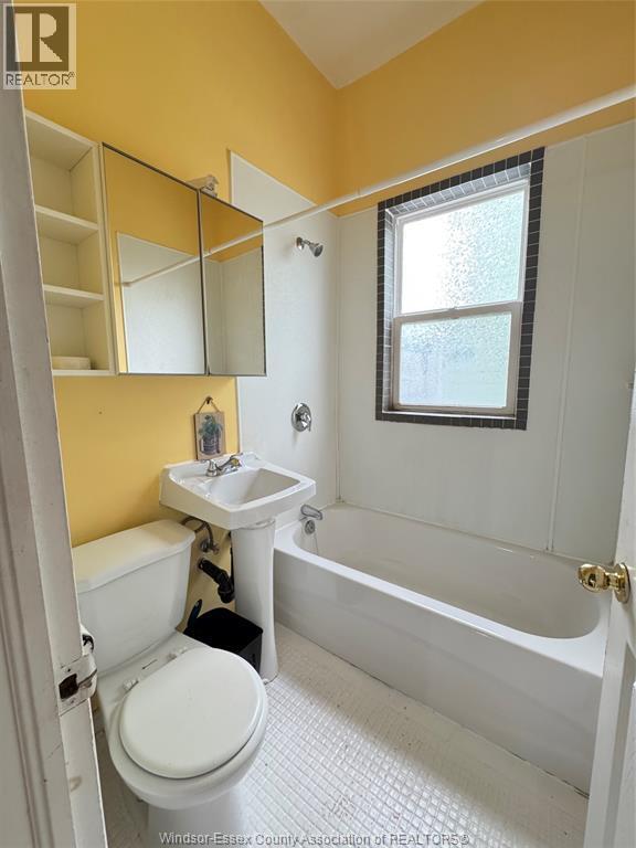 Photo - 733 Church St