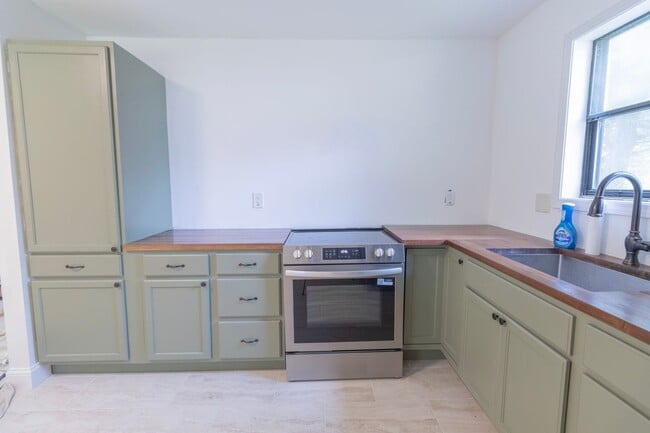 Photo - 1850 W Amos Dr