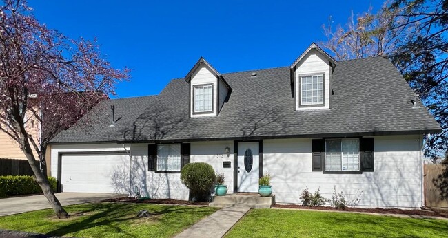 Building Photo - Four Bedroom 2 Bath home available for rent