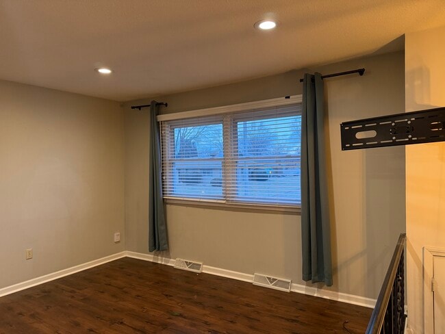 Living room 1 - 3309 Winston Dr