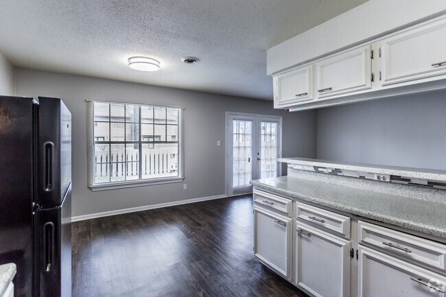 4 BR, 2.5 BA - 1800 SF - Kitchen