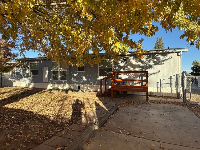 Photo - 605 N Executive Dr