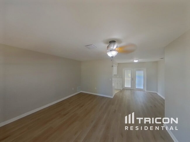 Photo - 4000 Berkshire Dr