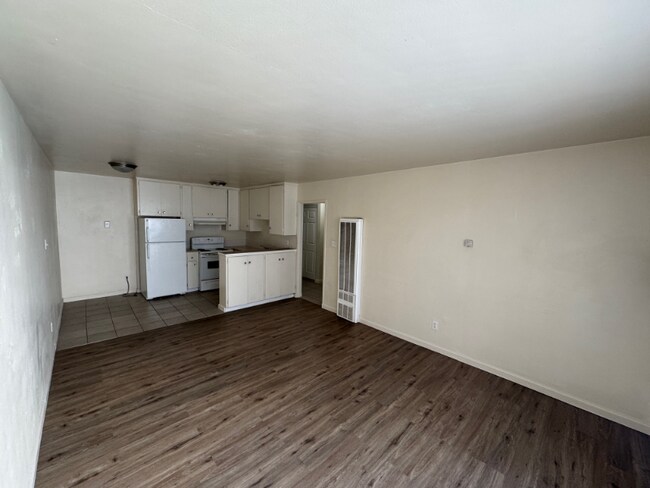 Photo - 1025 N Madison St Unidad 3